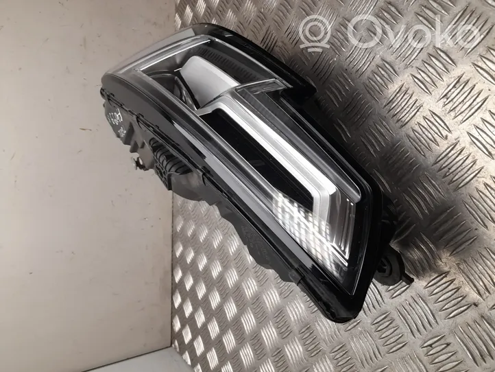 Audi A4 S4 B9 Lampa przednia 8W0941033A