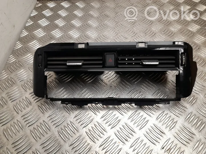 Nissan Qashqai J12 Grille d'aération arrière 687516UA0A