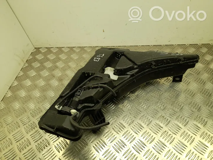 Audi A4 S4 B9 Zbiornik płynu do spryskiwaczy szyby przedniej / czołowej 8W0955451L