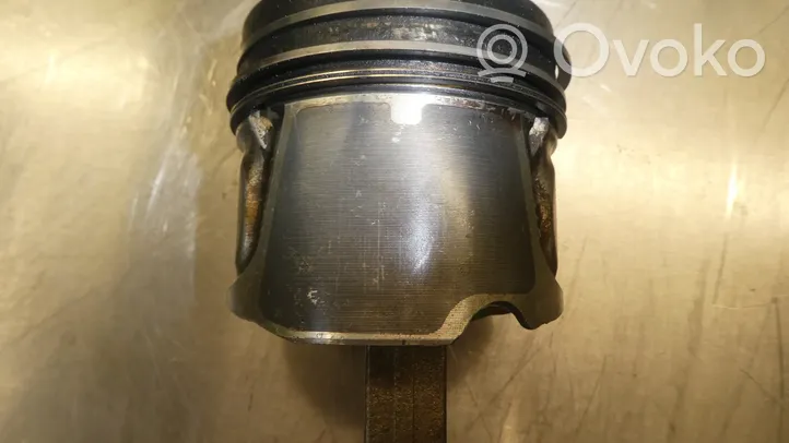 Renault Trafic II (X83) Piston avec bielle M9R786