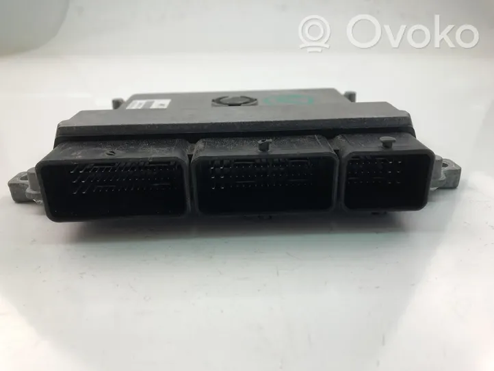 Renault Clio IV Sterownik / Moduł ECU 237102706R