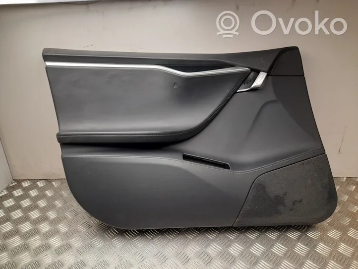 Tesla Model S Rivestimento del pannello della portiera anteriore 600750900