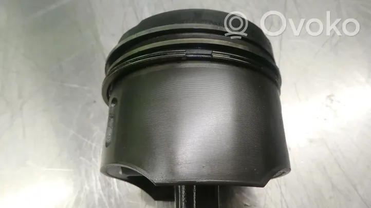 Mercedes-Benz Sprinter W906 Piston avec bielle 646986