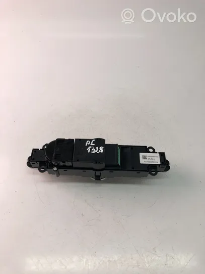 Volvo S90, V90 Ilmastoinnin ohjainlaite P31398845