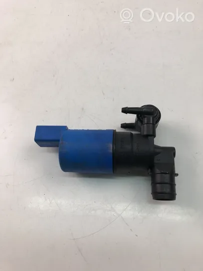 Volvo V60 Windscreen/windshield washer pump AV6113K082AA