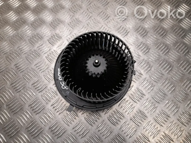 Skoda Octavia Mk4 Ventola riscaldamento/ventilatore abitacolo 5WB819021