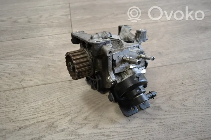 Mercedes-Benz A W176 Fuel injection high pressure pump 0445010763