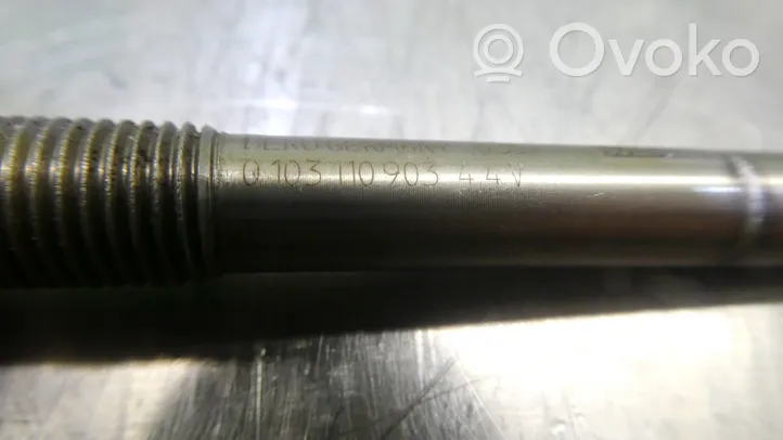 Opel Astra J Glow plug 55577419