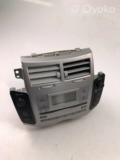 Toyota Yaris Radio/CD/DVD/GPS-pääyksikkö 861200D210