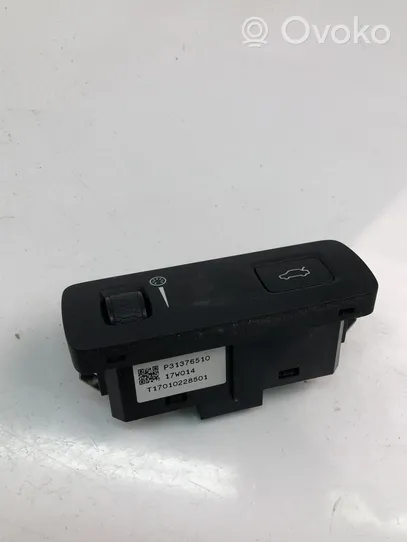 Volvo S90, V90 Interruptor para abrir la puerta trasera P31376510