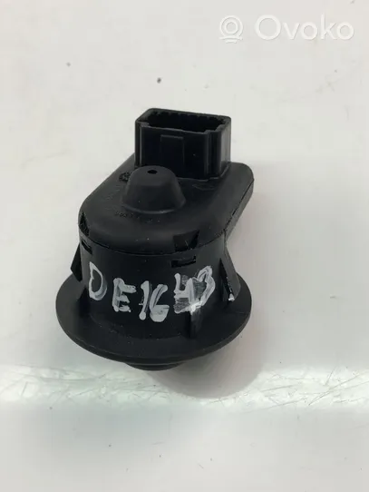 Renault Megane III Wing mirror switch 8200076256