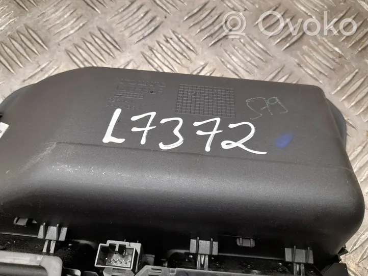 Volvo XC60 Centrālais gaisa ventilācijas režģis 30791738