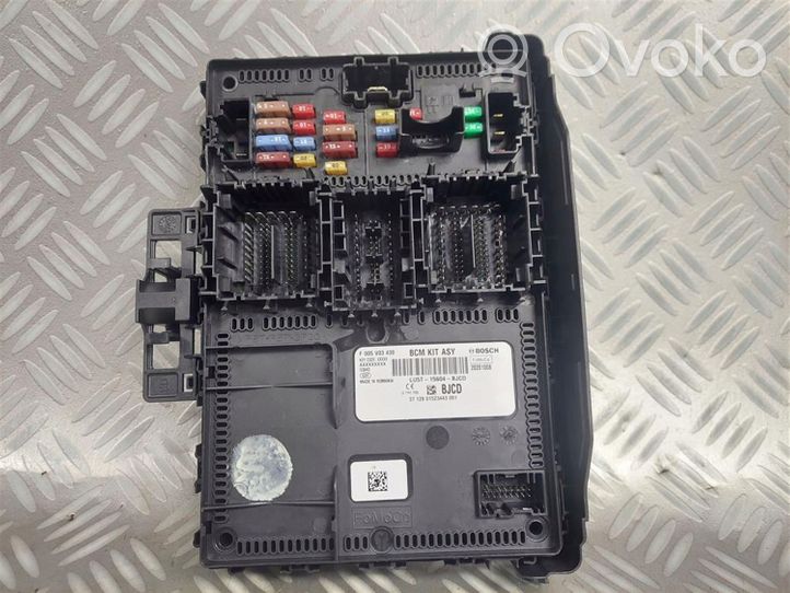 Ford Kuga III Module de fusibles LU5T-15604-BJCD