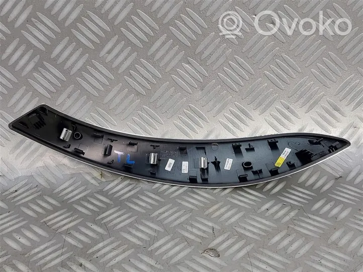 BMW 3 F30 F35 F31 Etuoven lista (muoto) 8064249