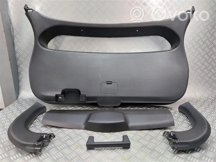 Mitsubishi Eclipse Cross Garniture de hayon intérieur 