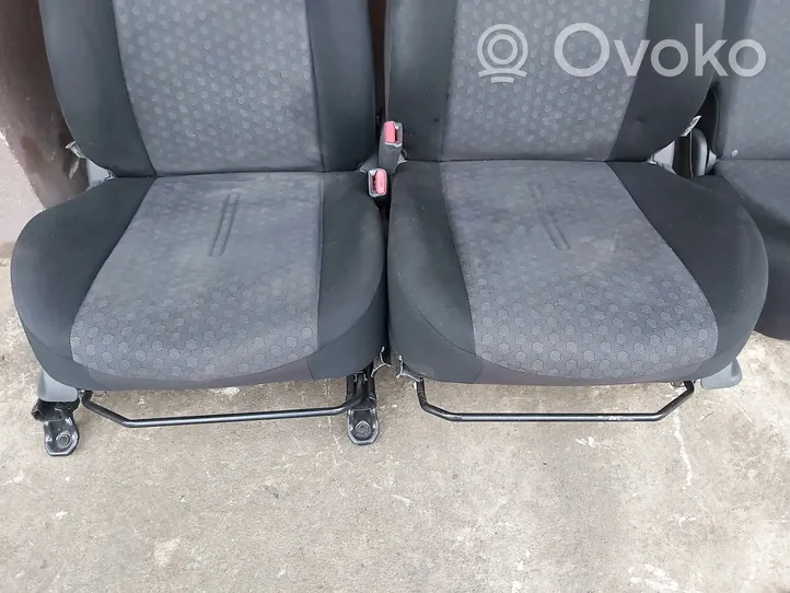Toyota Urban Cruiser (XP110) Inne fotele 