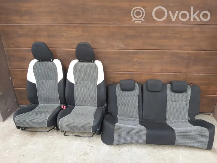 Toyota Yaris Kita (-os) sėdynė (-ės) 