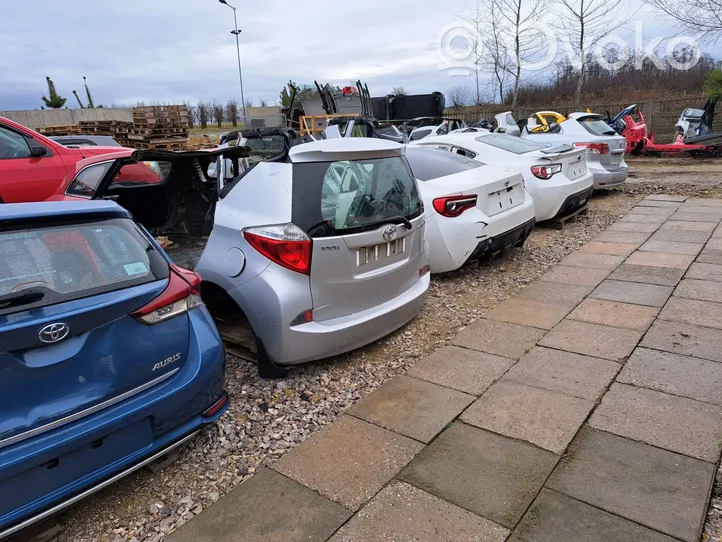 Toyota Auris E180 Tuyau de remplissage de réservoir de carburant 