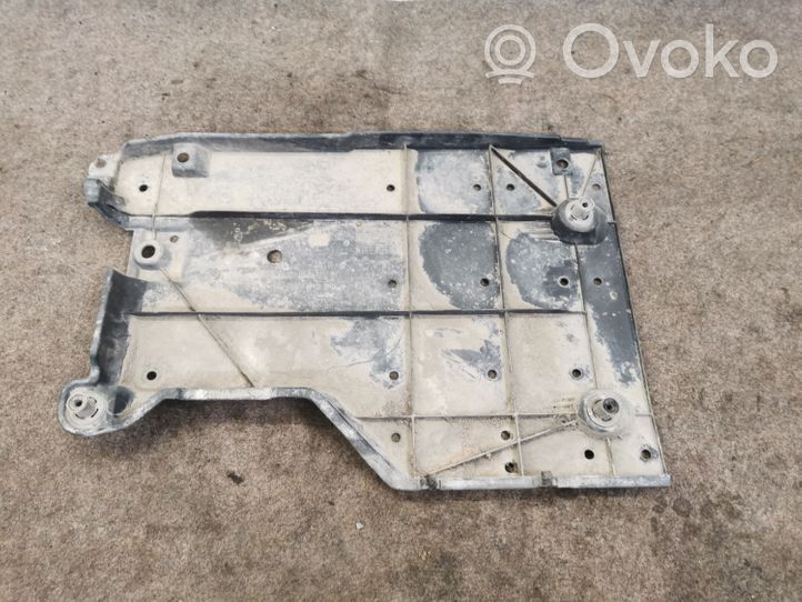 Toyota Auris E180 Osłona tylna podwozia pod bagażnik 5816602030