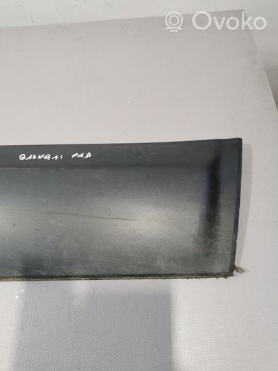 Nissan Qashqai Rivestimento della portiera anteriore (modanatura) 