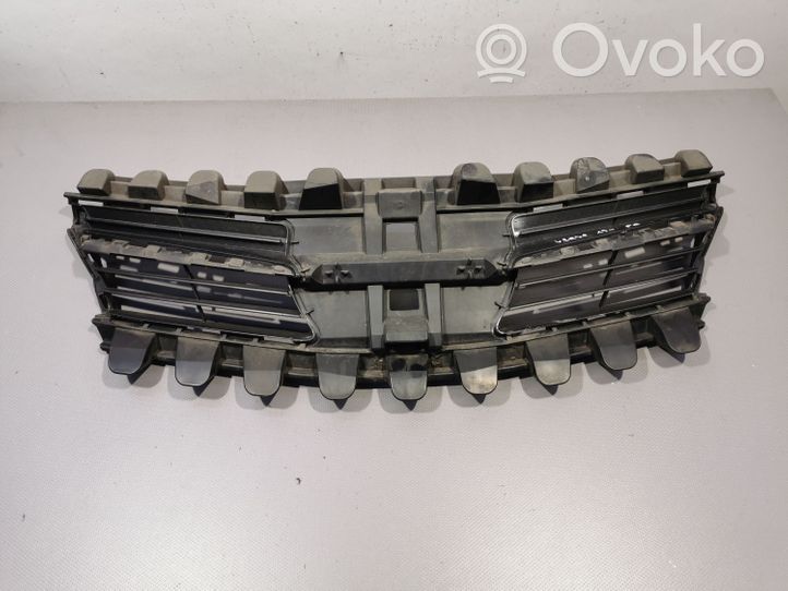 Toyota Verso Grille calandre supérieure de pare-chocs avant 531110F060