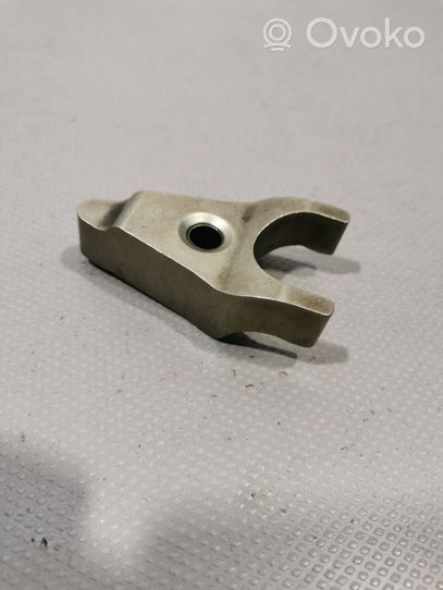 Toyota Avensis T250 Fuel Injector clamp holder 