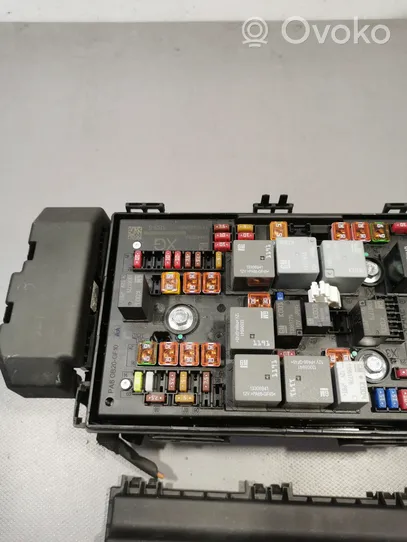 Opel Zafira C Fuse box set 