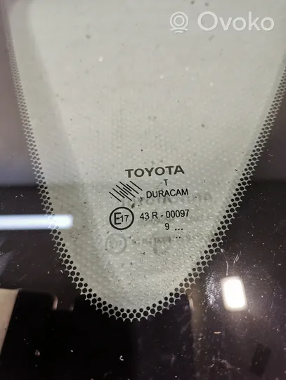 Toyota Verso Fenêtre latérale avant / vitre triangulaire 