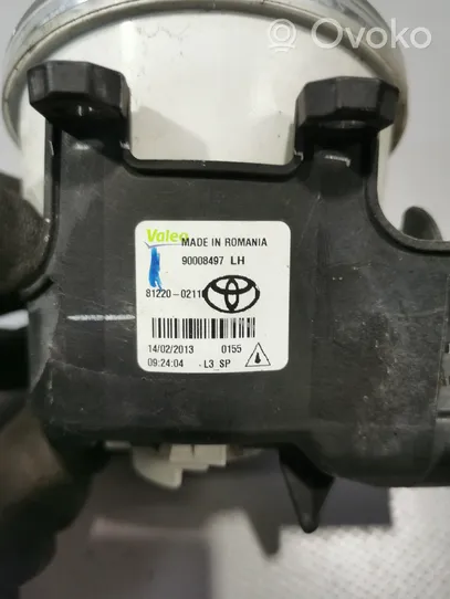 Toyota Auris E180 Światło przeciwmgłowe przednie 8122002110