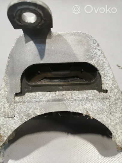 Opel Astra J Engine mount bracket 