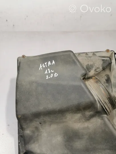 Opel Astra J Air filter box 