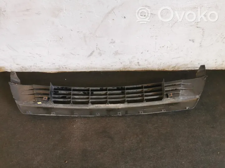 Toyota Prius (XW30) Kratka dolna zderzaka przedniego 
