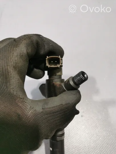 Toyota Avensis T270 Injecteur de carburant 236700R100