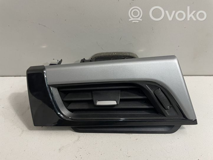 BMW X1 F48 F49 Kojelaudan tuuletussuuttimen suojalista 9292739