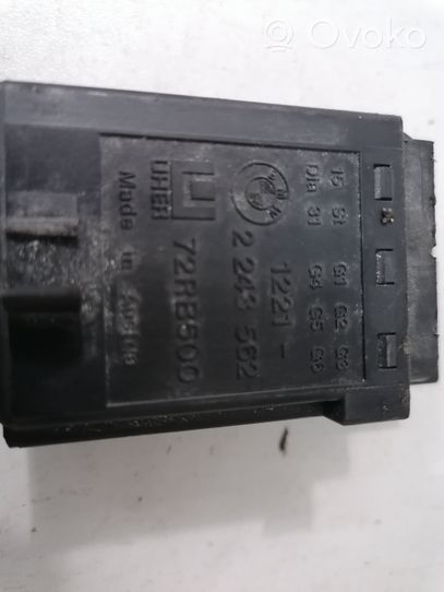 BMW 7 E38 Glow plug pre-heat relay 2243562