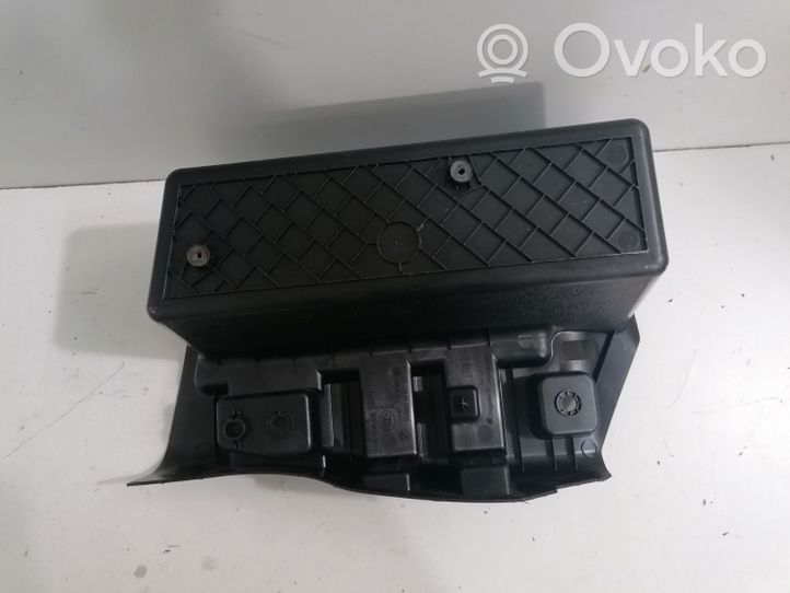 BMW 5 G30 G31 Boite à gants 7373580