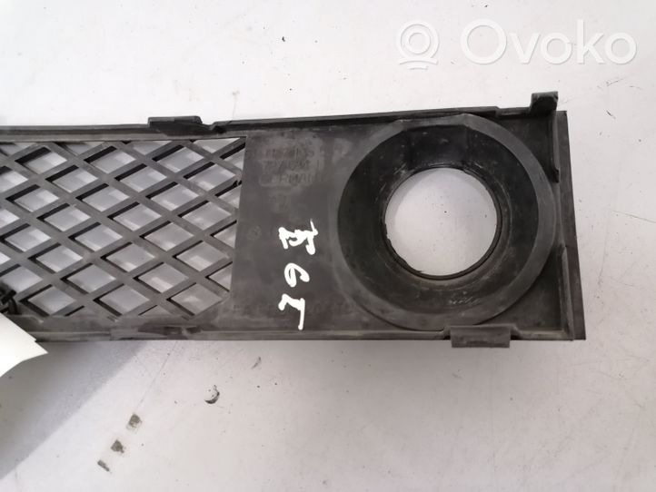 BMW 7 E65 E66 Mascherina inferiore del paraurti anteriore 7135565