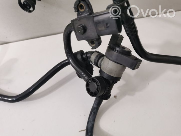 BMW 3 F30 F35 F31 Valvola di depressione sul supporto motore 7636155