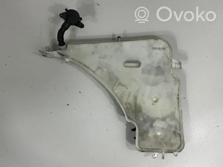 BMW 4 F32 F33 Zbiornik płynu spryskiwaczy lamp 7241680