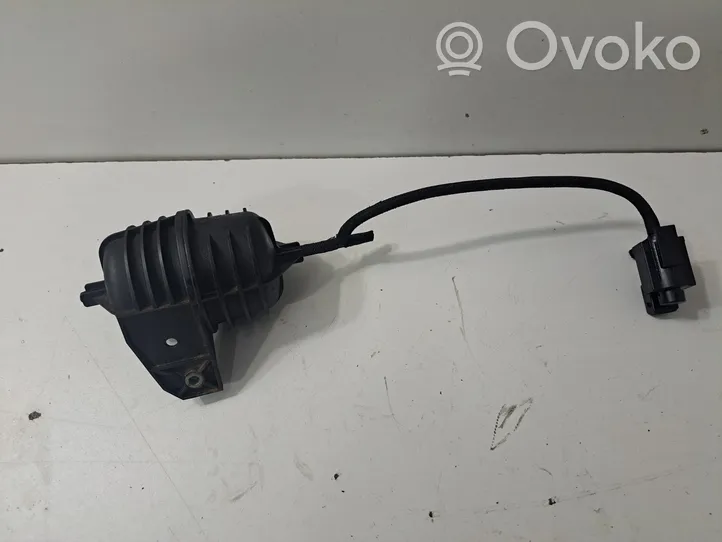 BMW X5 E70 Réservoir d'air sous vide 7799790