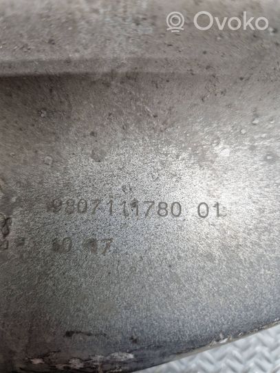 Citroen C4 II Picasso Zwrotnica koła tylnego 9807111780
