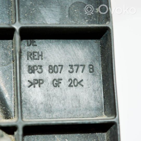 Audi A3 S3 8P Puskurin kannattimen kulmakannake 8P3807377B