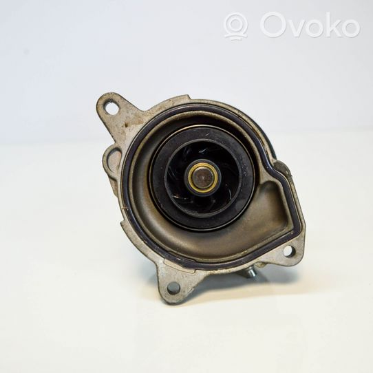 Skoda Yeti (5L) Pompe de circulation d'eau 03F121031A