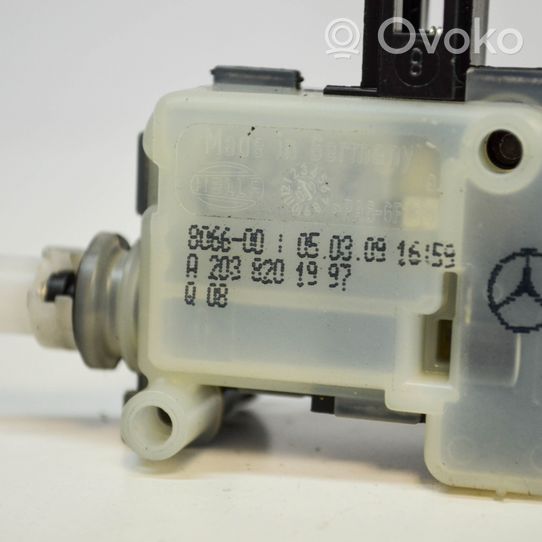 Mercedes-Benz CLC CL203 Degvielas tvertnes elektriskā slēdzene A2038201997
