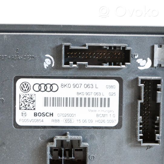 Audi A4 S4 B8 8K Korin keskiosan ohjainlaite 8K0907063L