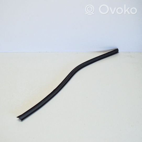 Audi A4 S4 B9 Moulure de vitre de la porte avant 8W0837479