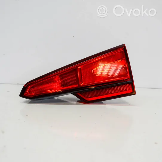 Audi A4 S4 B9 Lampy tylnej klapy bagażnika 8W5945076A