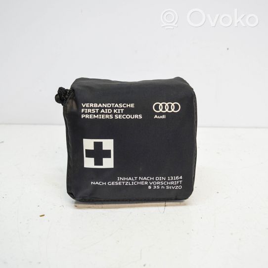 Audi Q3 8U Altra parte interiore 8J7860282B