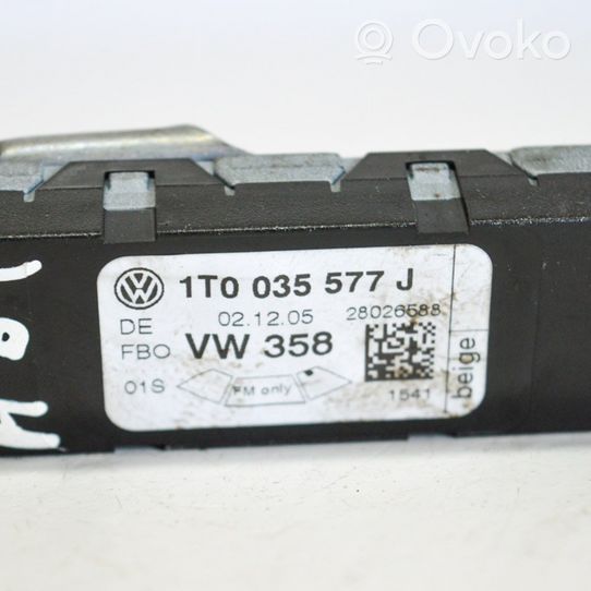 Volkswagen Touran I Wzmacniacz anteny 1T0035577J