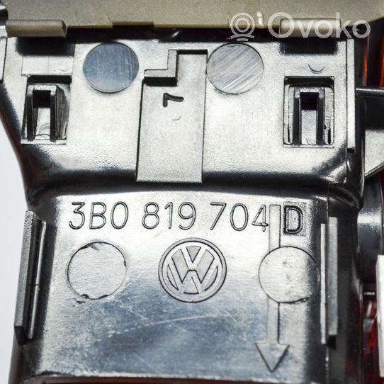 Volkswagen PASSAT B5 Kojelaudan tuuletussuuttimen suojalista 3B0819704D